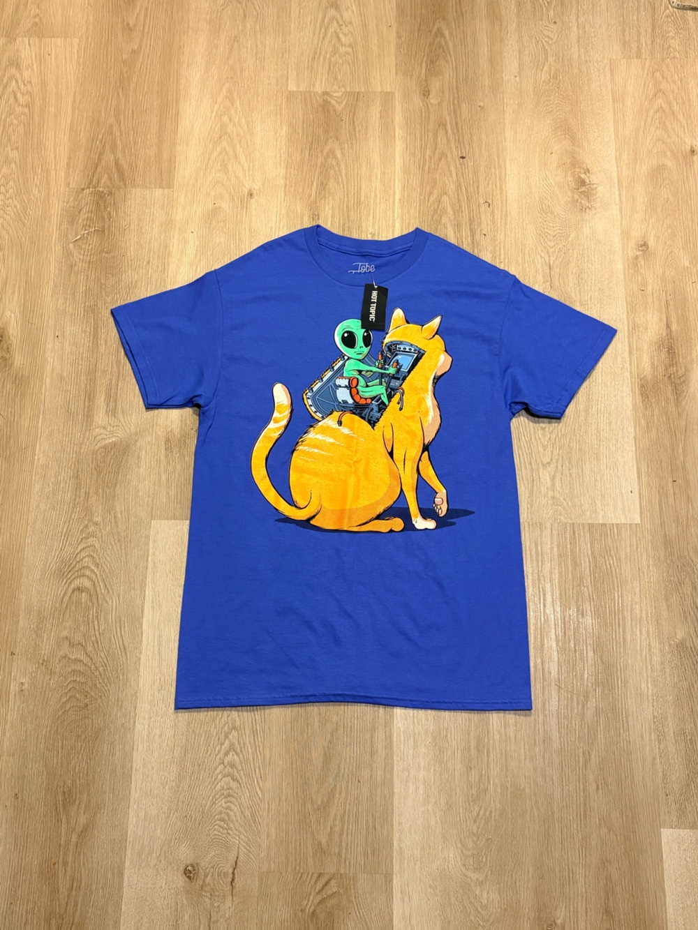 Tobe Fonseca Blue Graphic Tee Size Medium Cat & Alien Hot Topic NWT Indie Whimsy